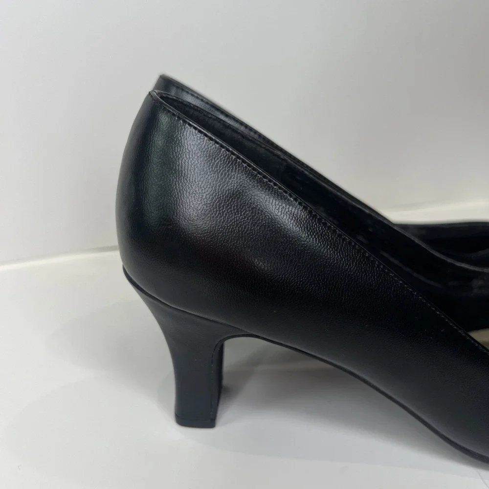 Soft Style Hush Puppies Black Pumps Womens 8.5W Wide Comfort Career Dress Heels